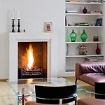 Trendy, Fun 2-Bed In Chelsea